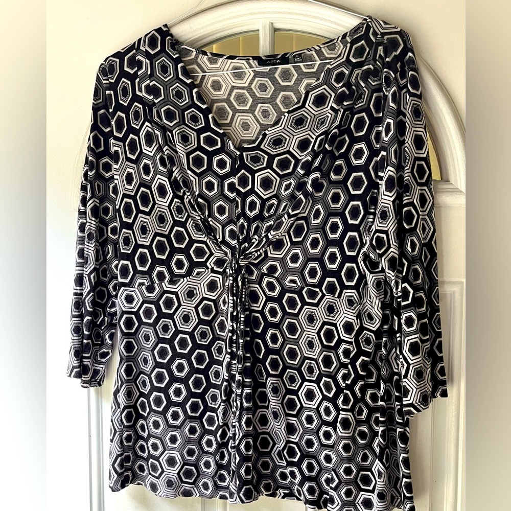 Plus size black and white top 1 x